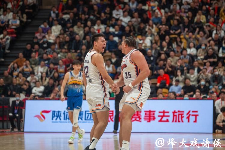 防守显威力！上海久事男篮主场战胜新疆斩获两连胜