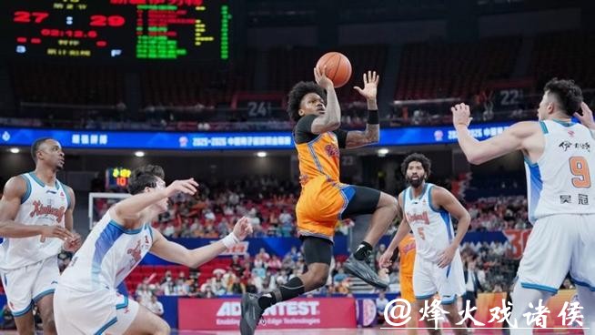 防守显威力！上海久事男篮主场战胜新疆斩获两连胜